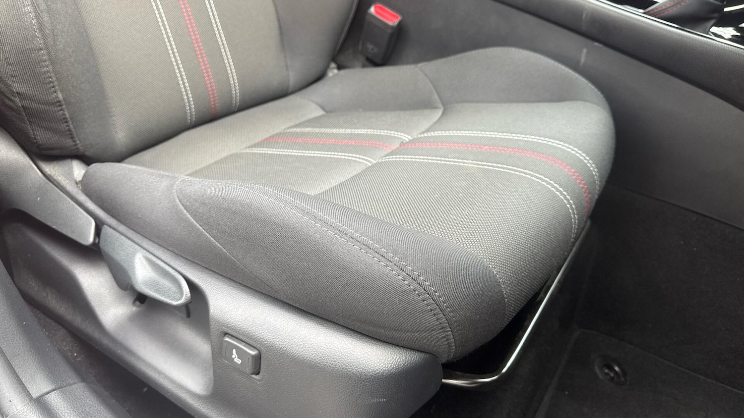 Used Toyota C-HR 2023 for sale - 78141486: Photo 17