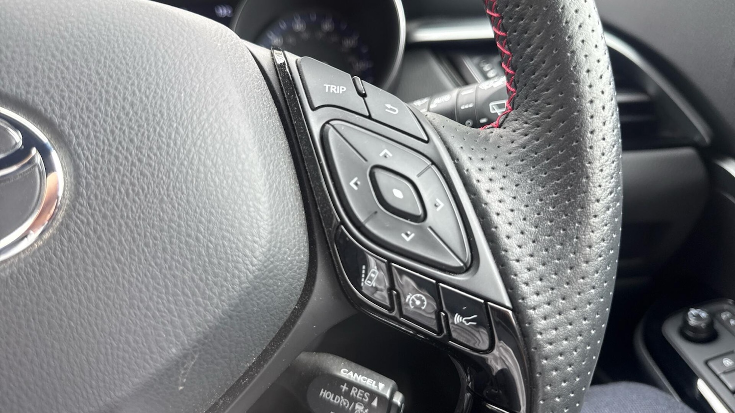 Used Toyota C-HR 2023 for sale - 78141486: Photo 30