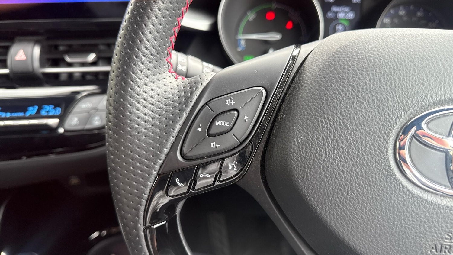 Used Toyota C-HR 2023 for sale - 78141486: Photo 37