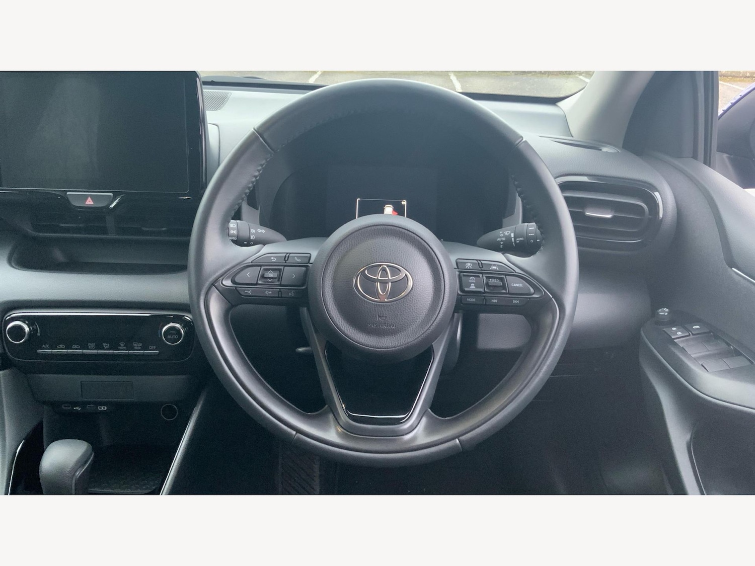 Used Toyota Yaris 2024 for sale - 77454808: Photo 8