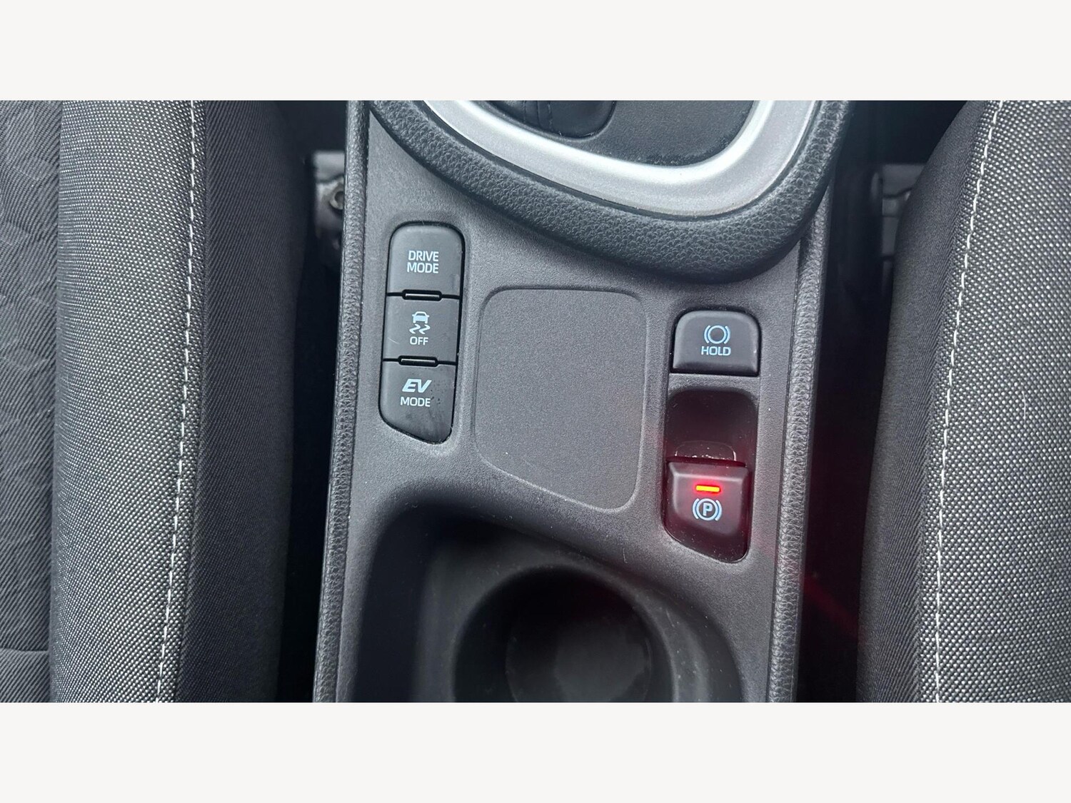 Used Toyota Yaris 2022 for sale - 77254704: Photo 30