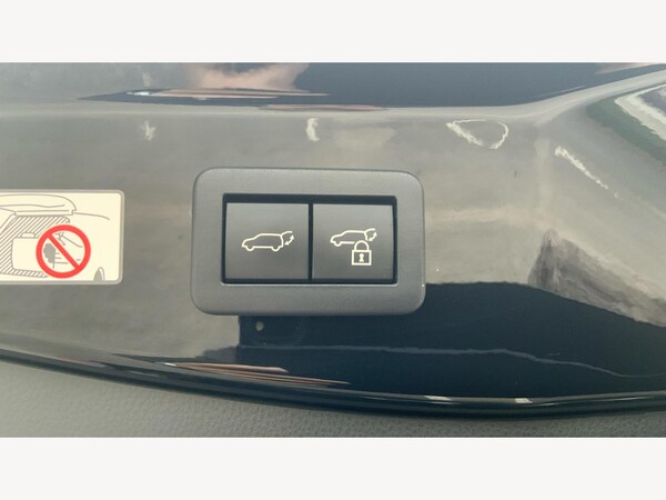 Used Toyota C-HR 2023 for sale - 76227094: Photo 27
