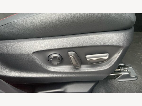Used Toyota C-HR 2023 for sale - 76227094: Photo 30