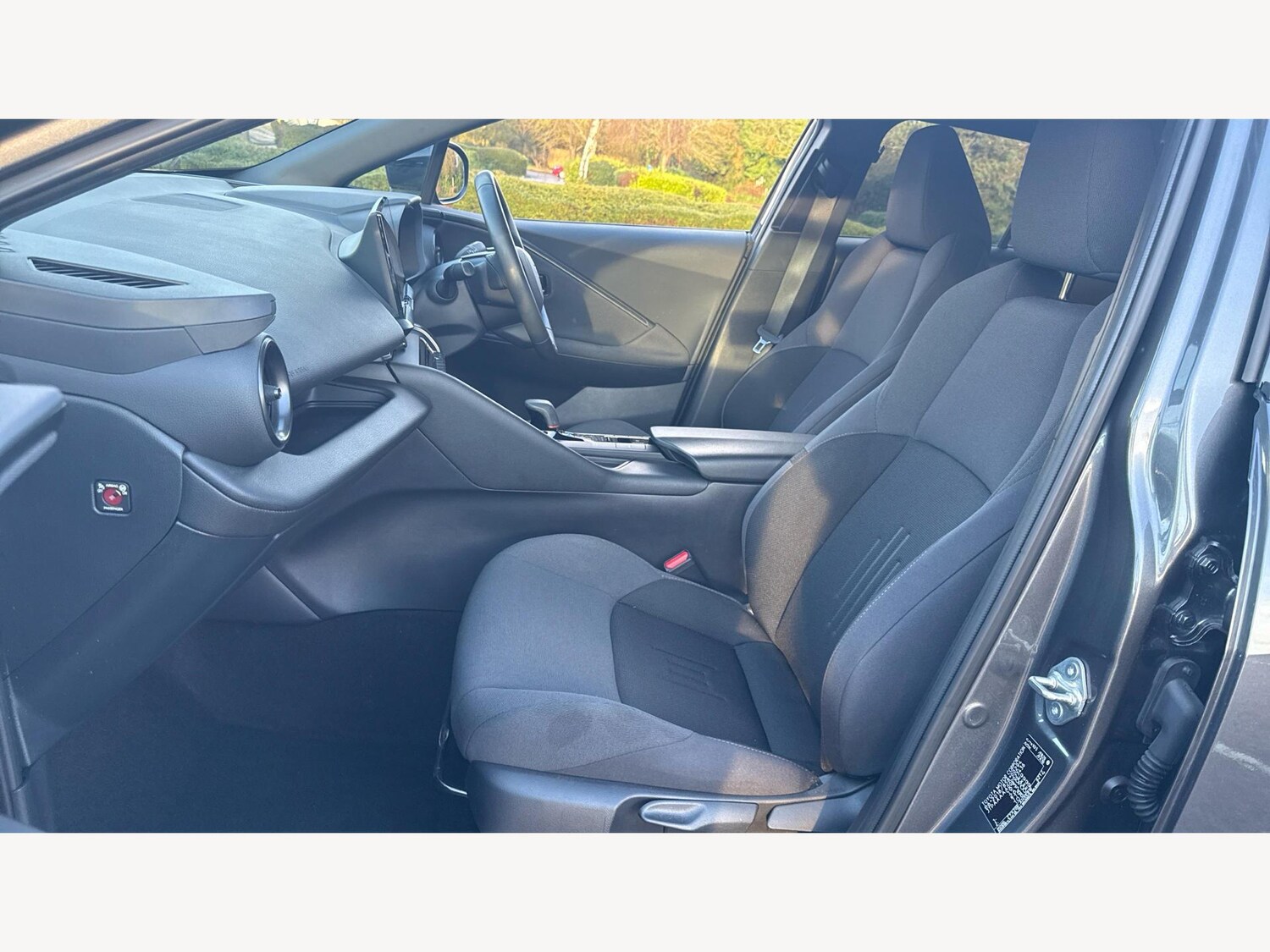 Used Toyota C-HR 2024 for sale - 77537827: Photo 12