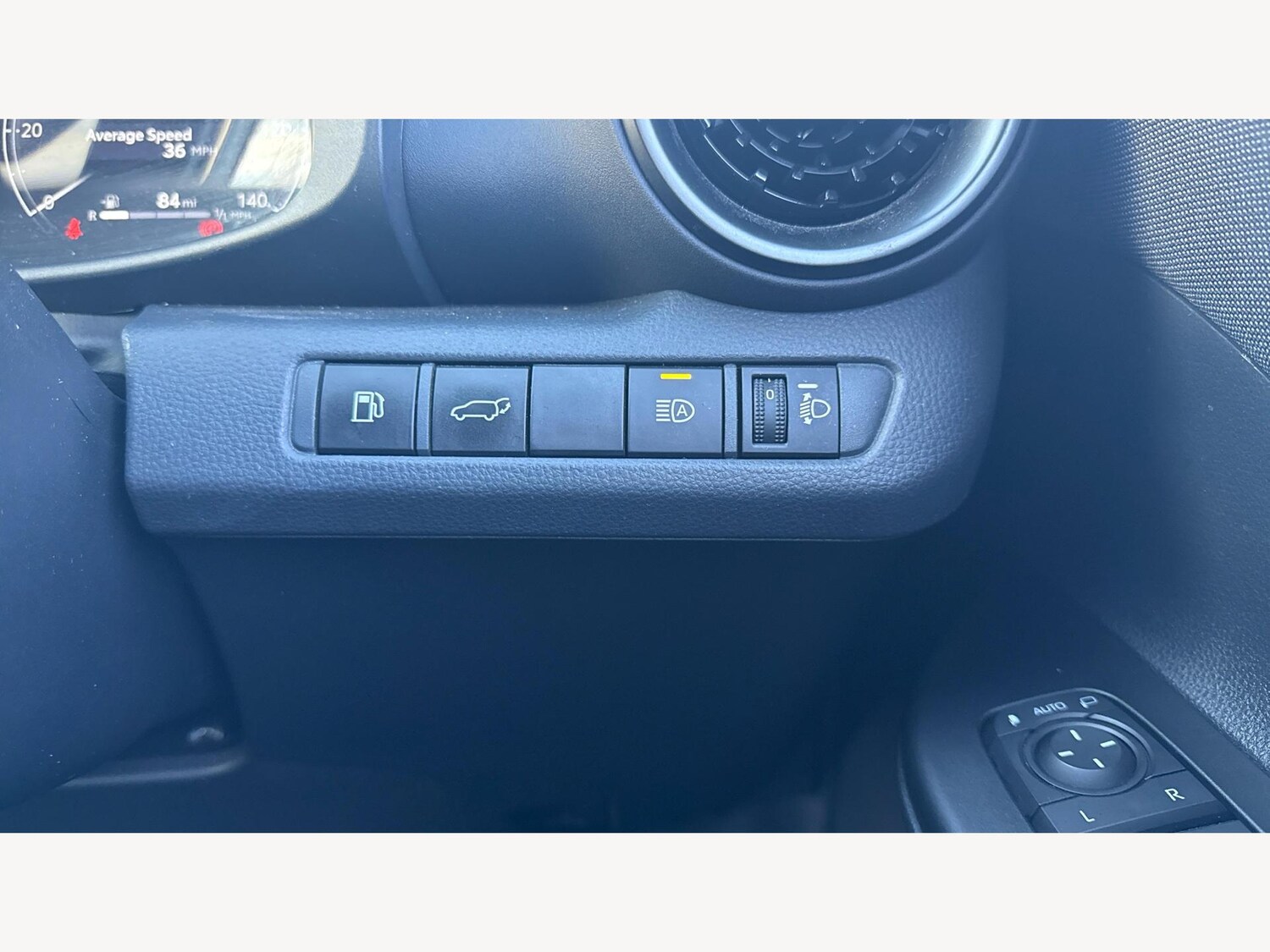 Used Toyota C-HR 2024 for sale - 77537827: Photo 25