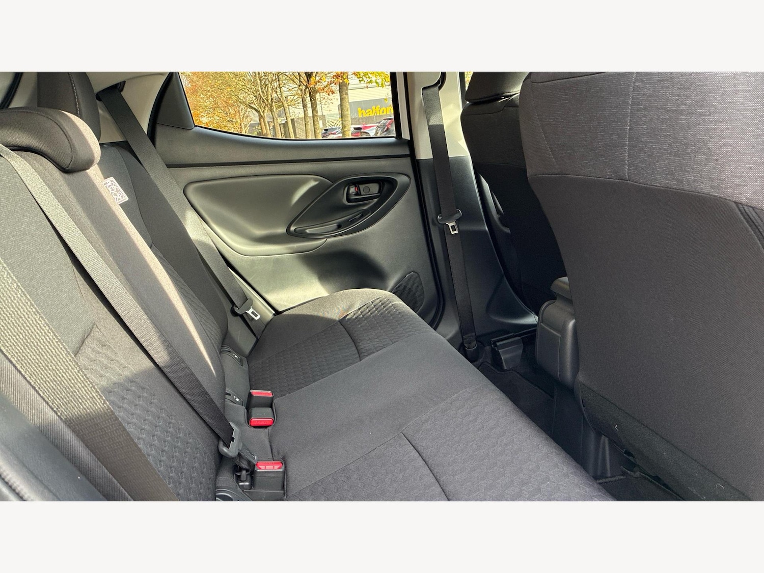 Used Toyota Yaris 2022 for sale - 76513011: Photo 14