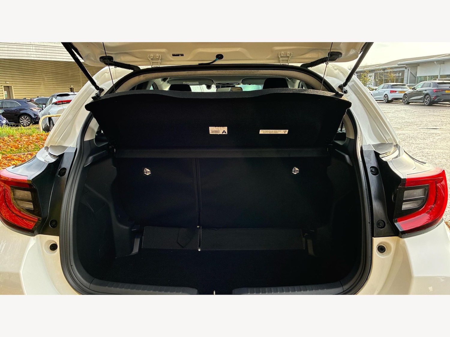 Used Toyota Yaris 2022 for sale - 76513011: Photo 16