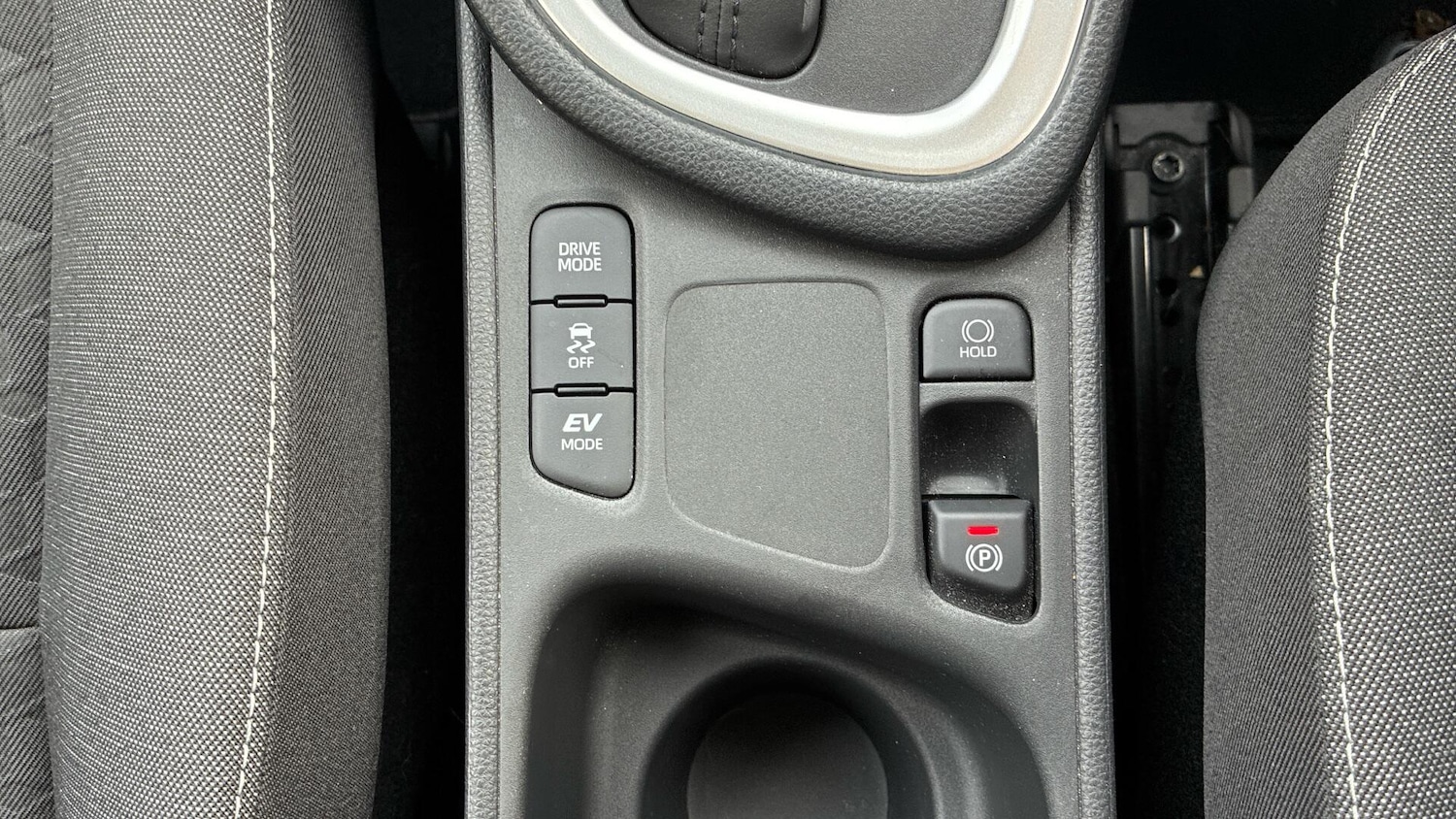 Used Toyota Yaris 2022 for sale - 76513011: Photo 37