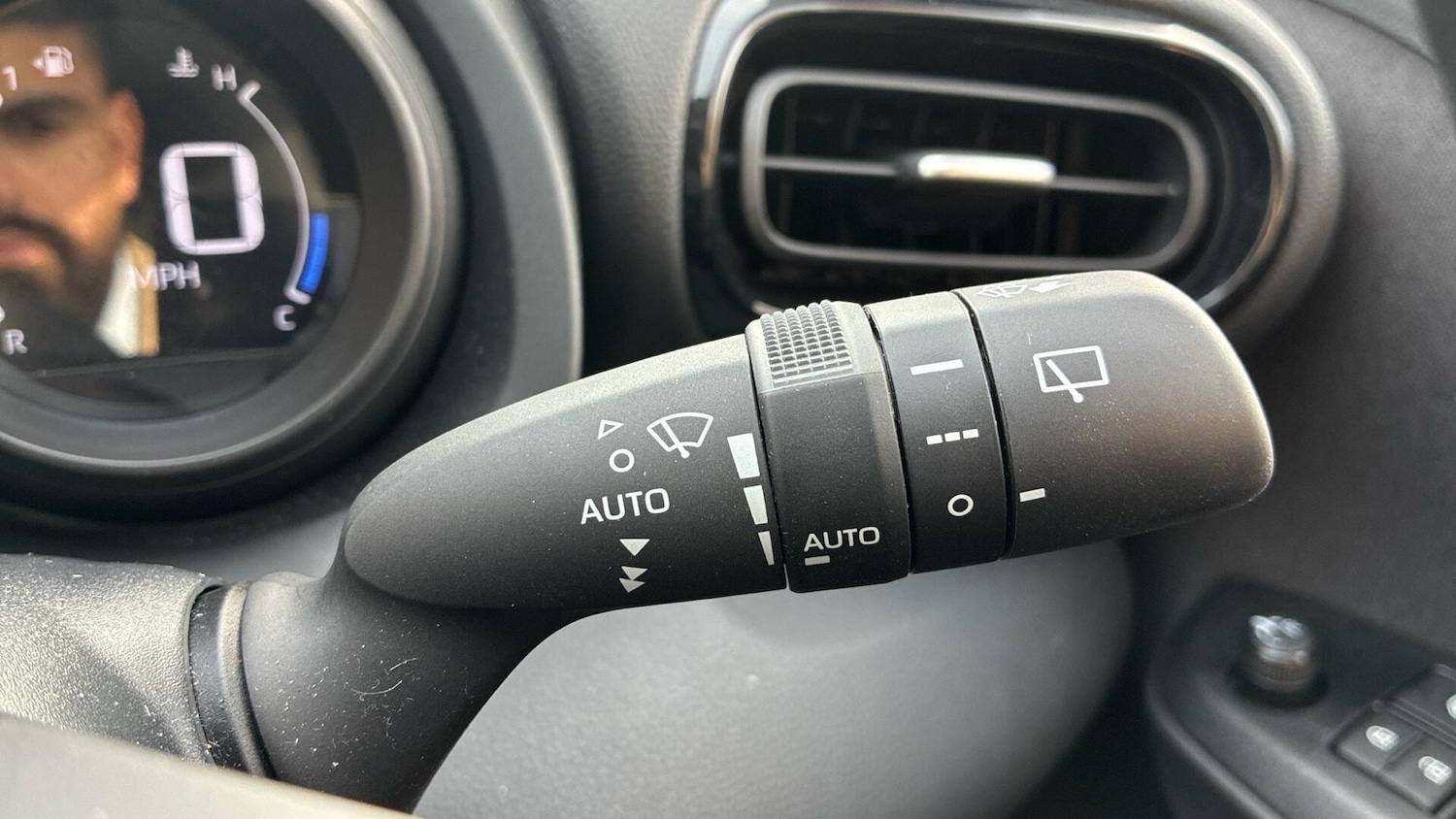 Used Toyota Yaris 2022 for sale - 76513011: Photo 41