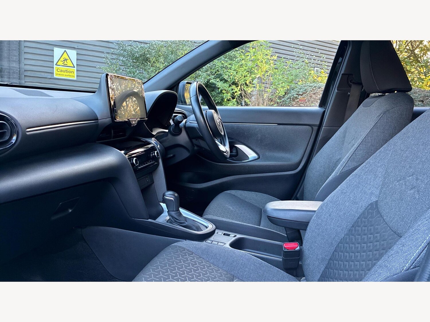 Used Toyota Yaris Cross 2022 for sale - 76377551: Photo 12
