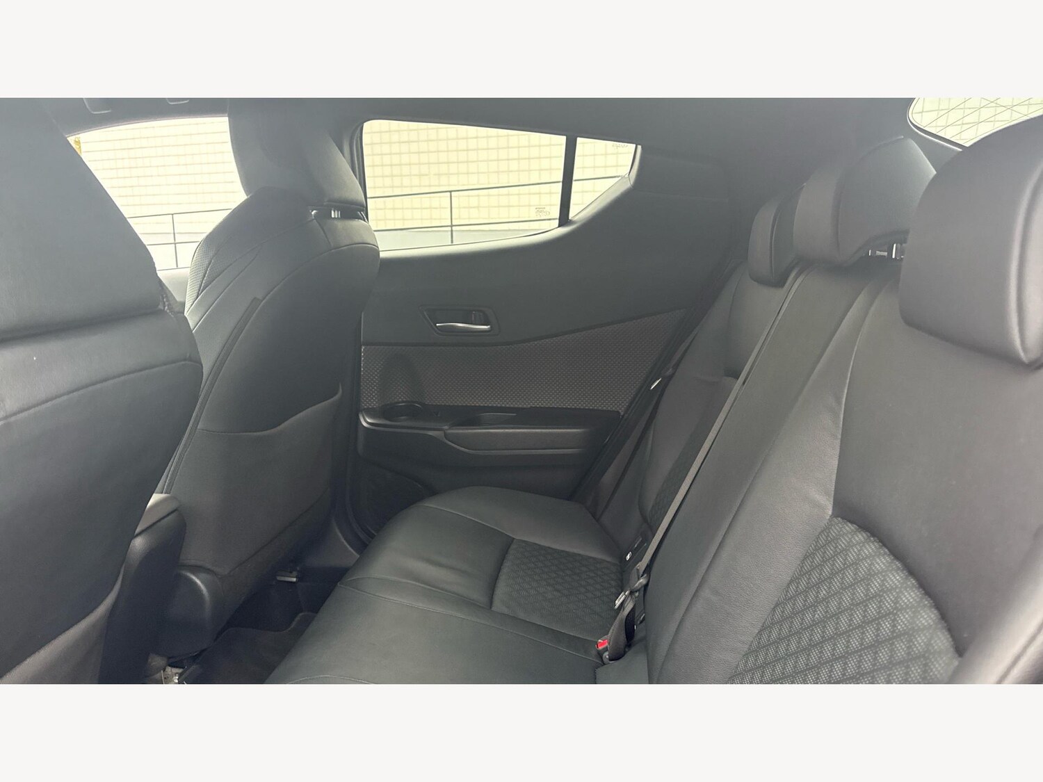 Used Toyota C-HR for sale - 77550337: Photo 15