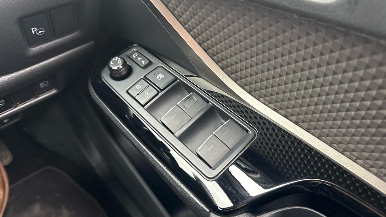 Used Toyota C-HR for sale - 77550337: Photo 34