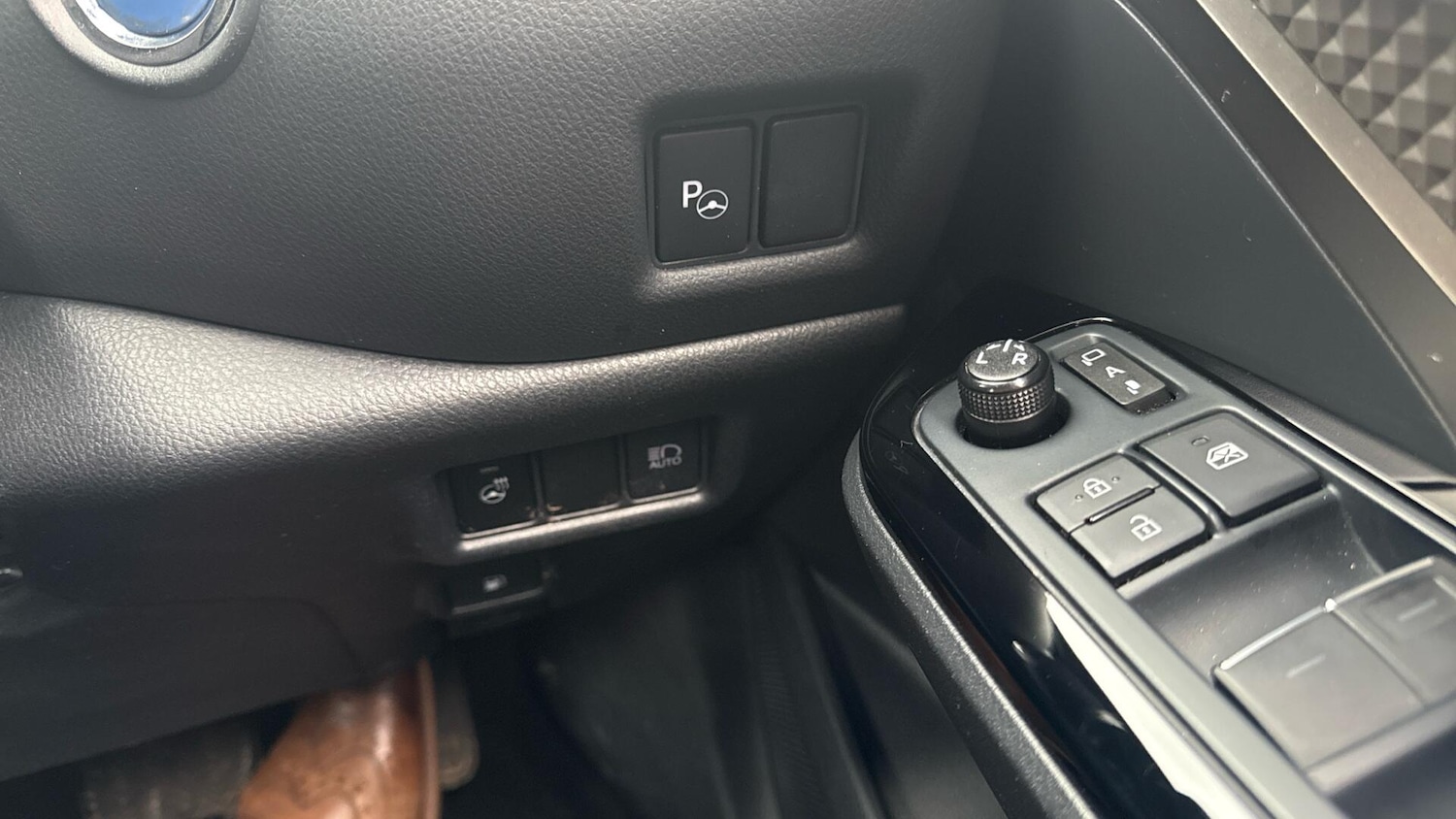 Used Toyota C-HR for sale - 77550337: Photo 35