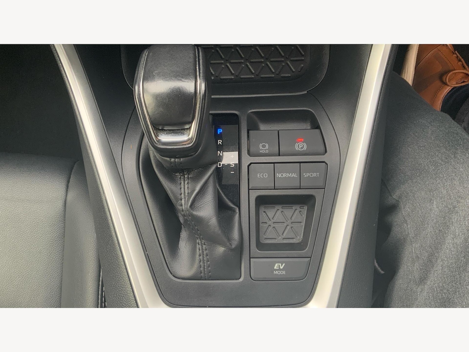 Used Toyota RAV4 2020 for sale - 76174705: Photo 40
