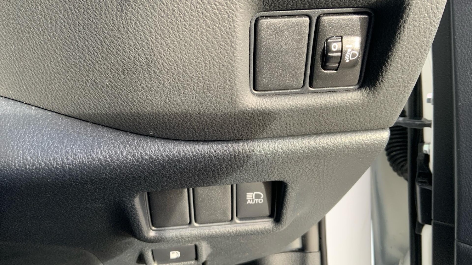 Used Toyota C-HR 2023 for sale - 77098208: Photo 41