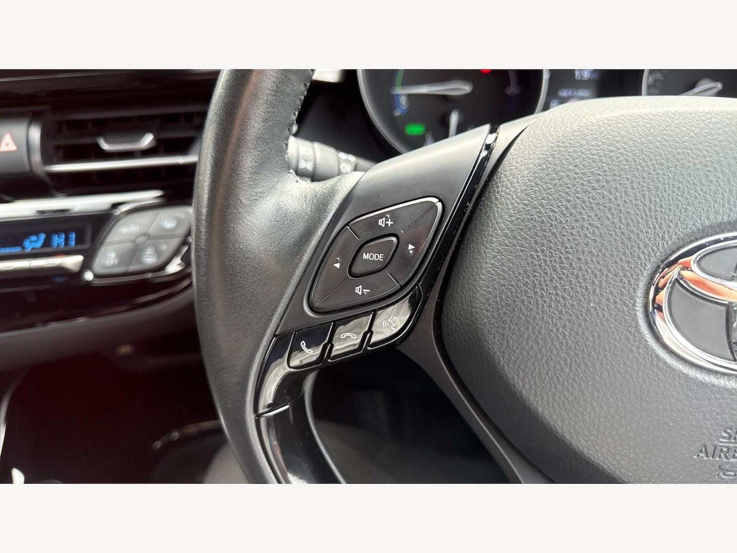 Used Toyota C-HR 2022 for sale - 78127333: Photo 37