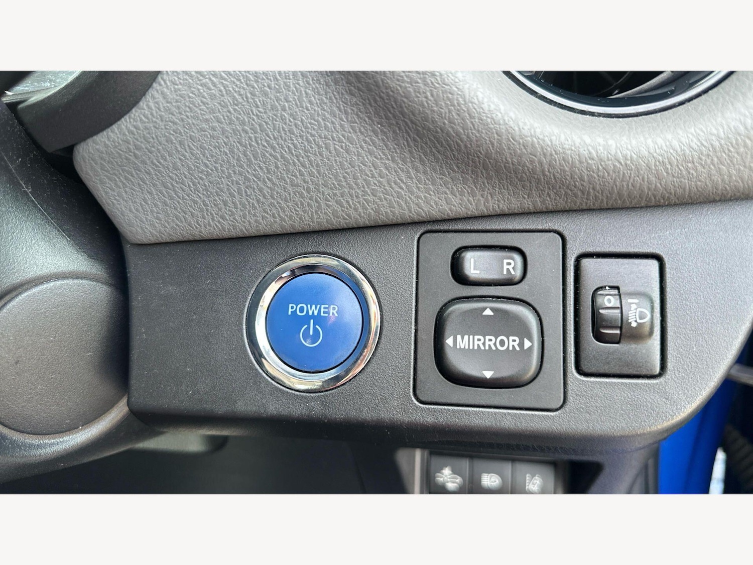 Used Toyota Yaris 2018 for sale - 77957440: Photo 28