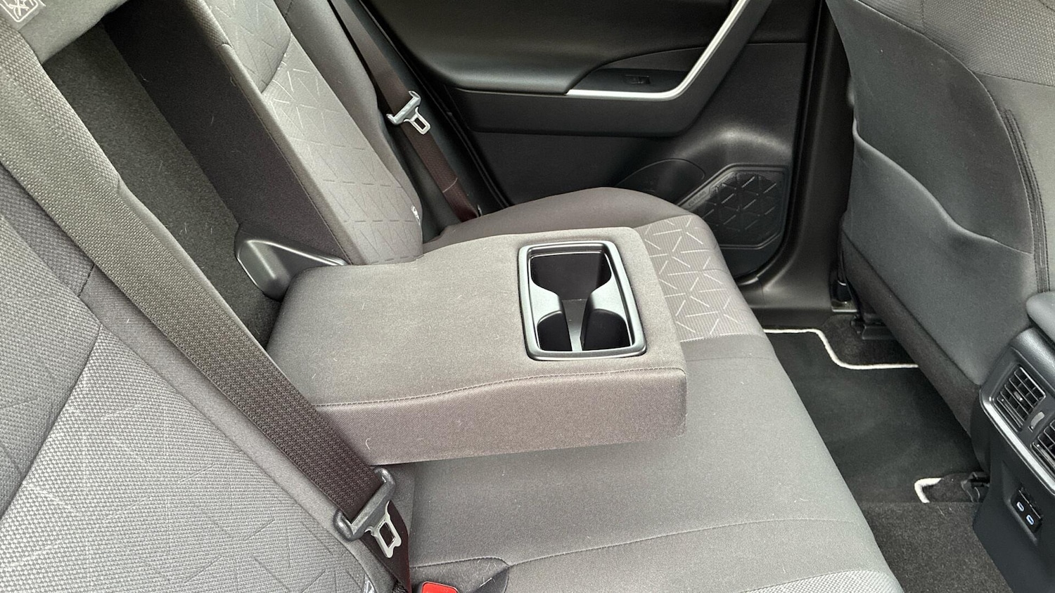 Used Toyota RAV4 2022 for sale - 76294592: Photo 40