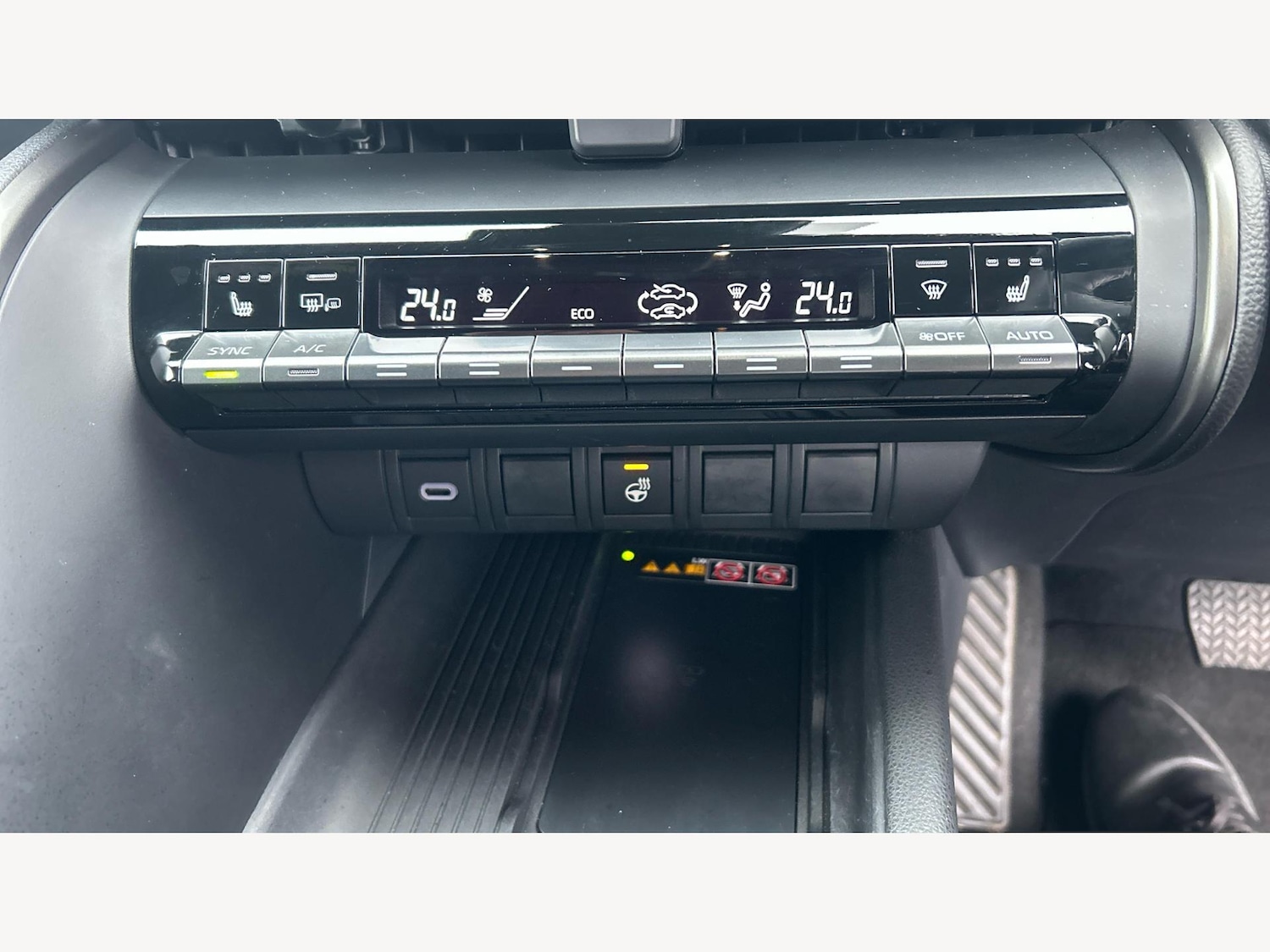 Used Toyota C-HR 2024 for sale - 77029012: Photo 26