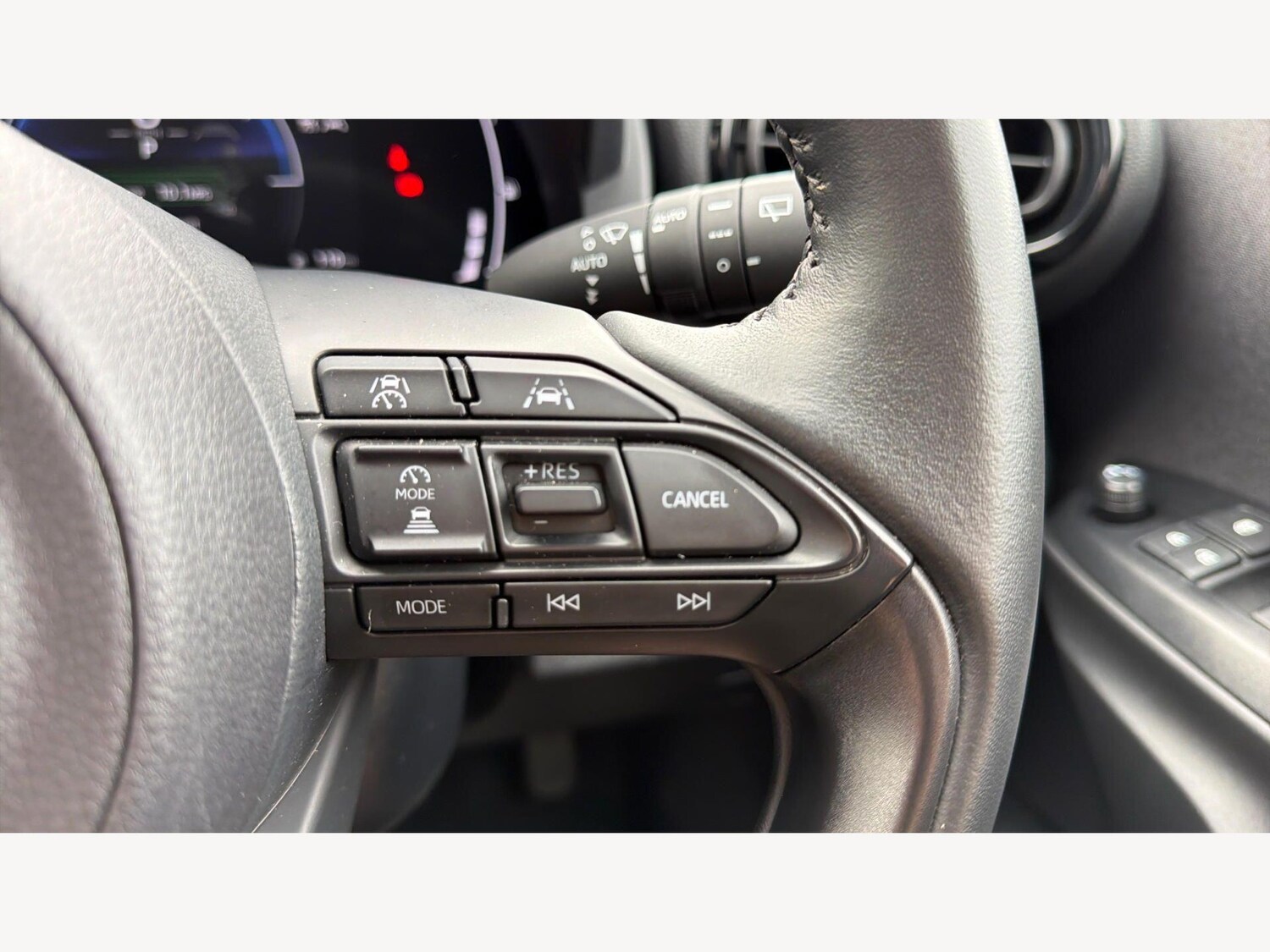 Used Toyota Yaris Cross for sale - 77957400: Photo 31