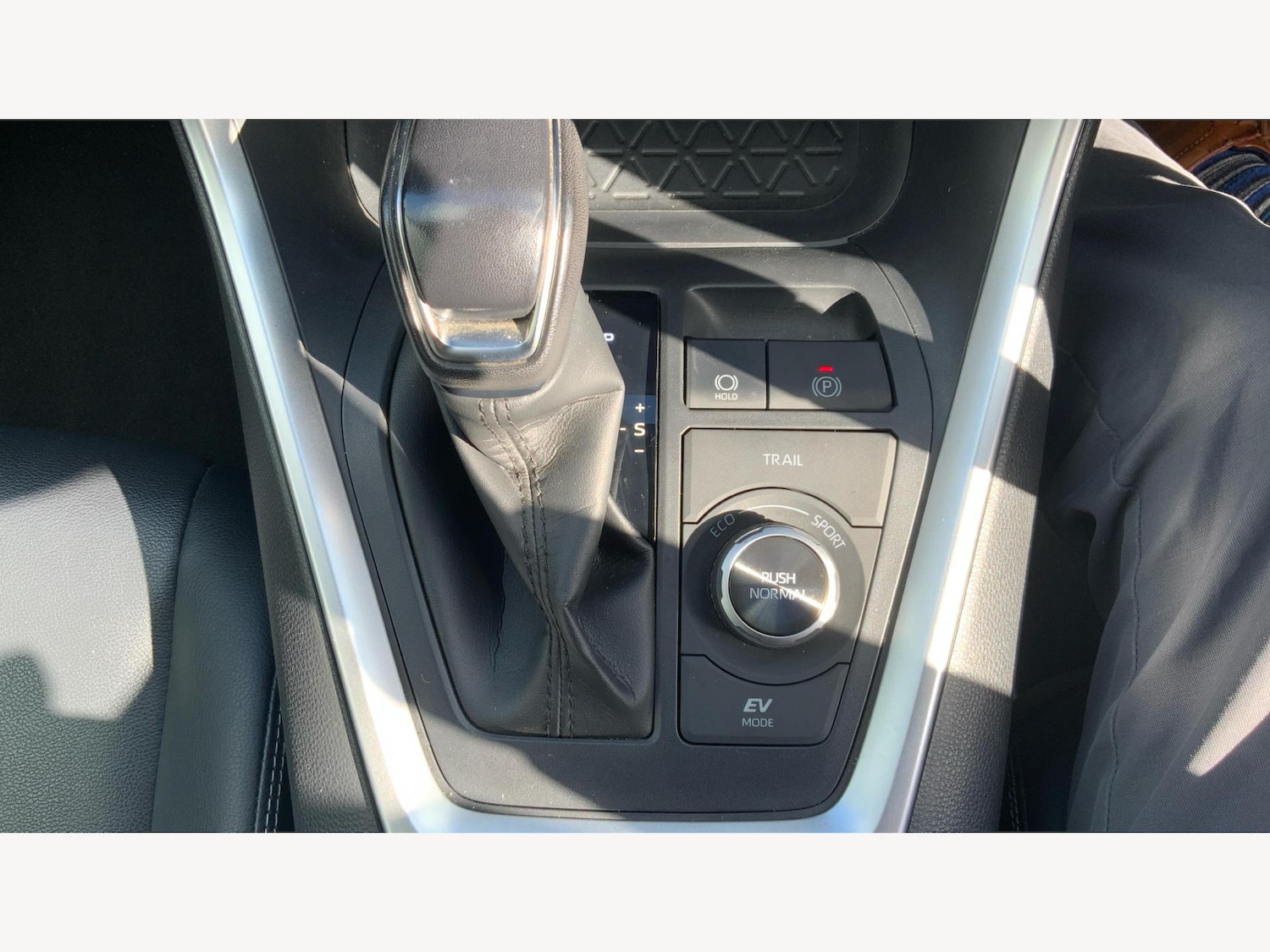 Used Toyota RAV4 2022 for sale - 76060841: Photo 40