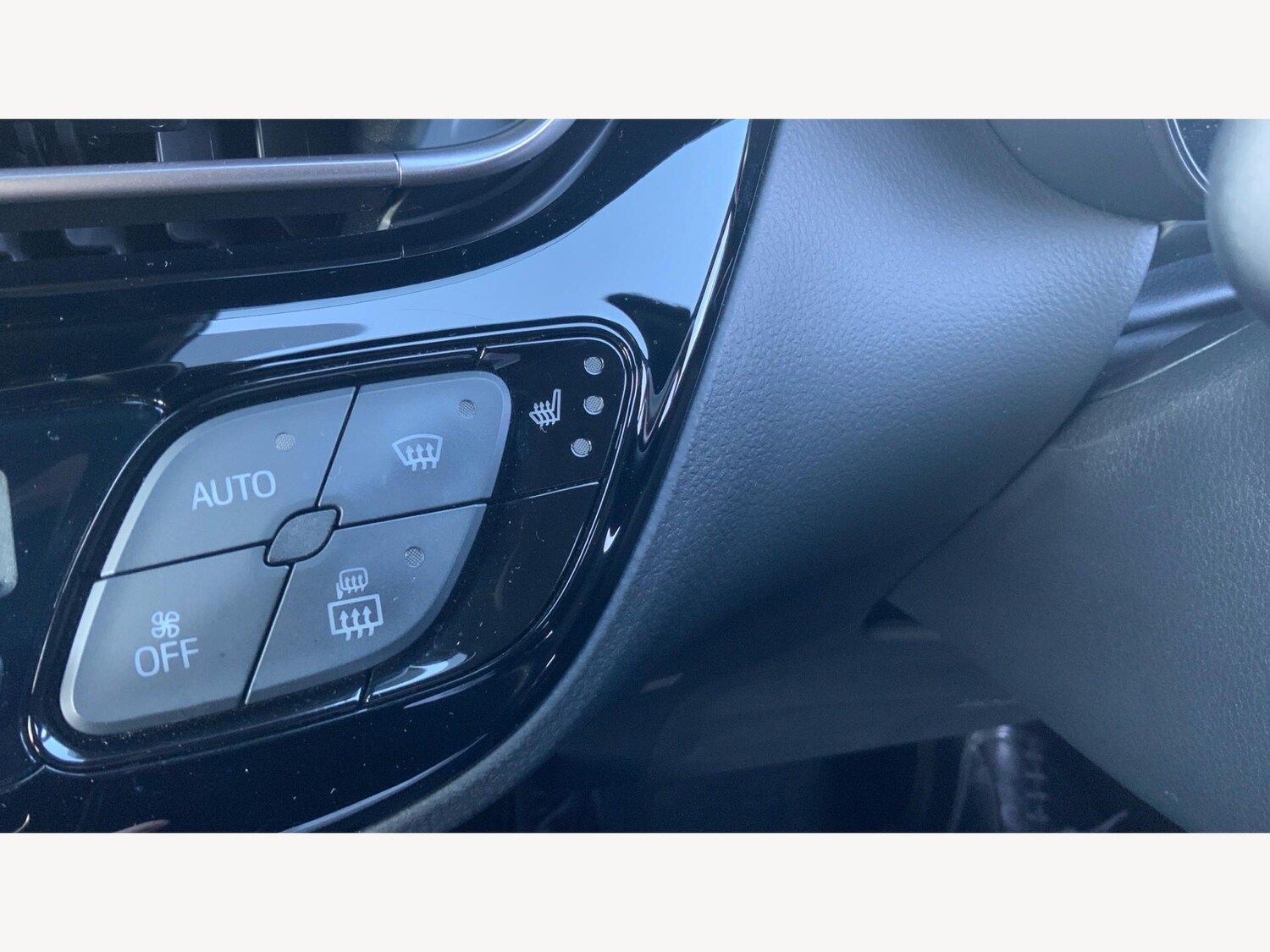 Used Toyota C-HR for sale - 77957741: Photo 26