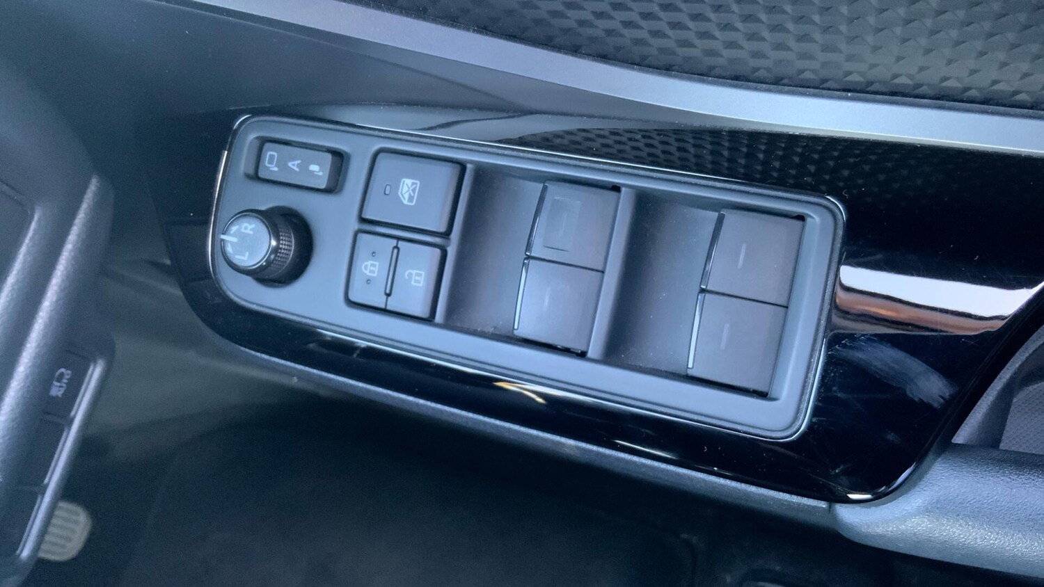 Used Toyota C-HR for sale - 77957741: Photo 33