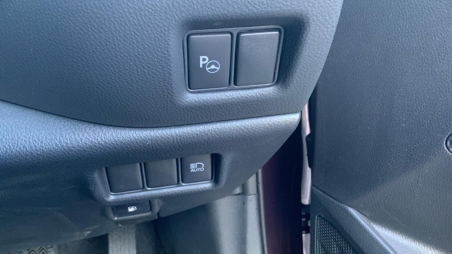 Used Toyota C-HR for sale - 77957741: Photo 34