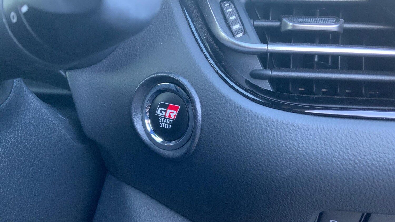 Used Toyota C-HR for sale - 77957741: Photo 35