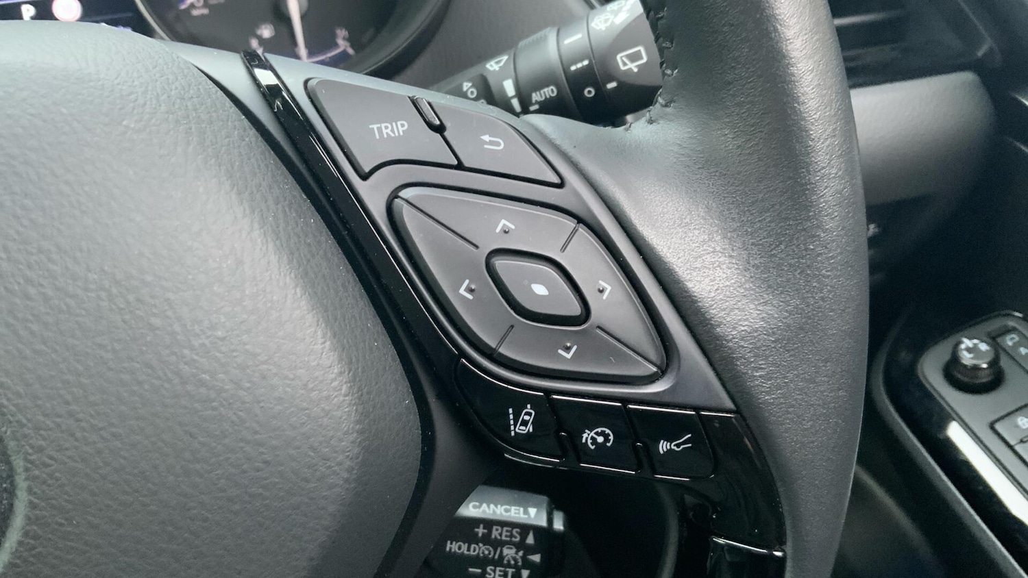Used Toyota C-HR 2023 for sale - 76377852: Photo 38