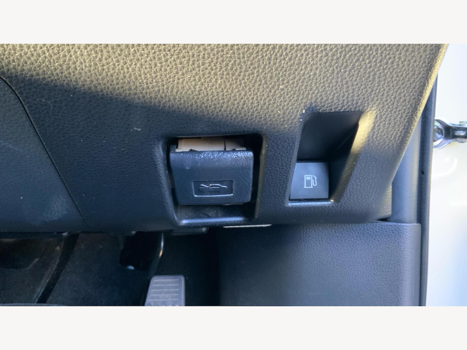 Used Toyota RAV4 2019 for sale - 77203873: Photo 30