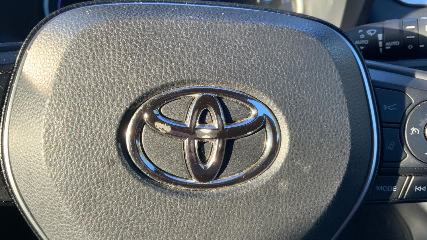 Used Toyota RAV4 2019 for sale - 77203873: Photo 32