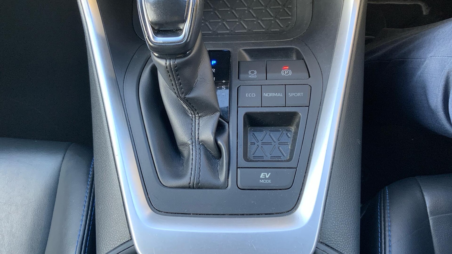 Used Toyota RAV4 2019 for sale - 77203873: Photo 38