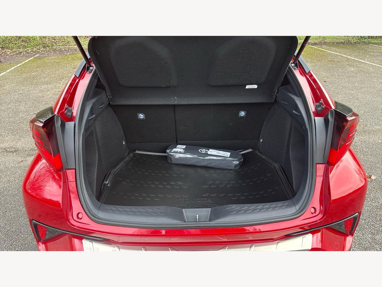 Used Toyota C-HR 2023 for sale - 77645949: Photo 16