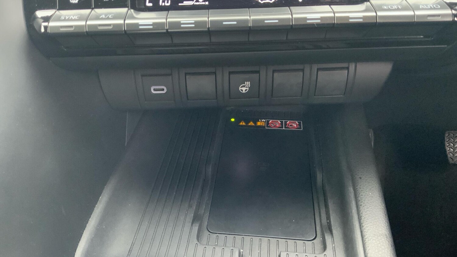 Used Toyota C-HR for sale - 76527989: Photo 36