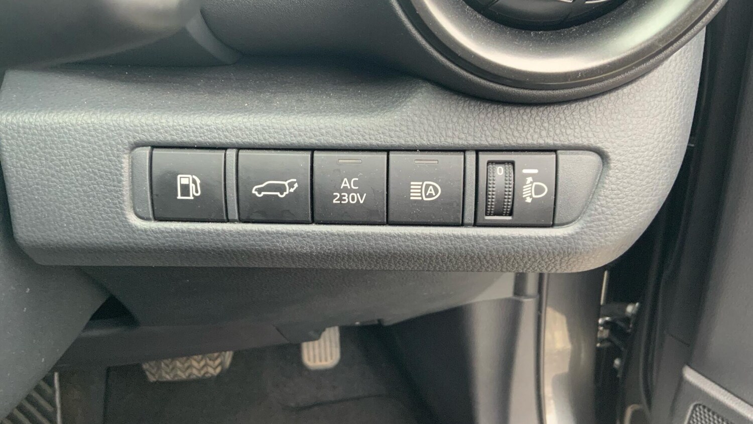 Used Toyota C-HR for sale - 76527989: Photo 40