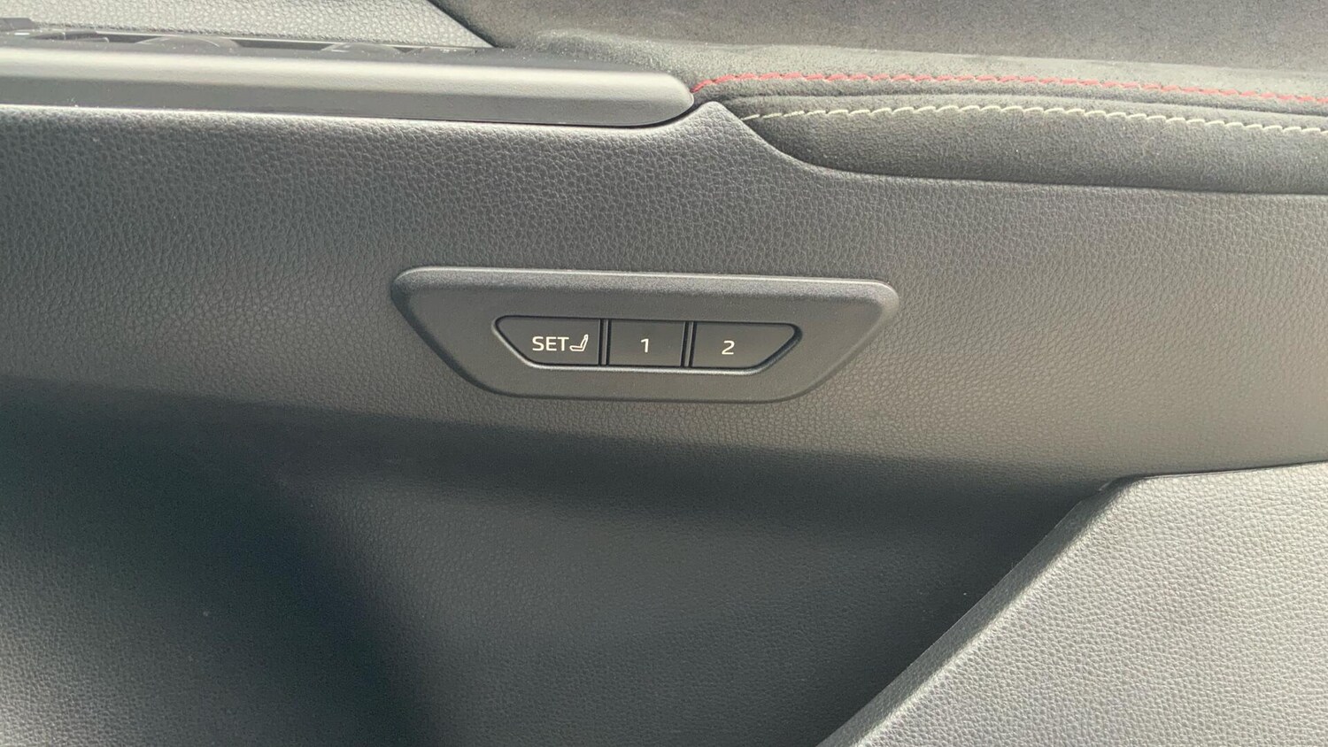 Used Toyota C-HR for sale - 76527989: Photo 42