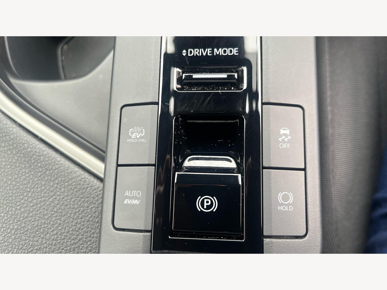 Used Toyota C-HR for sale - 77230352: Photo 26