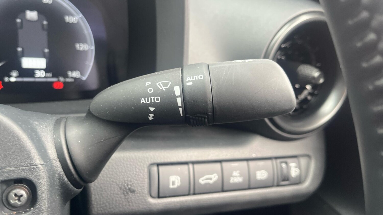 Used Toyota C-HR for sale - 77230352: Photo 33