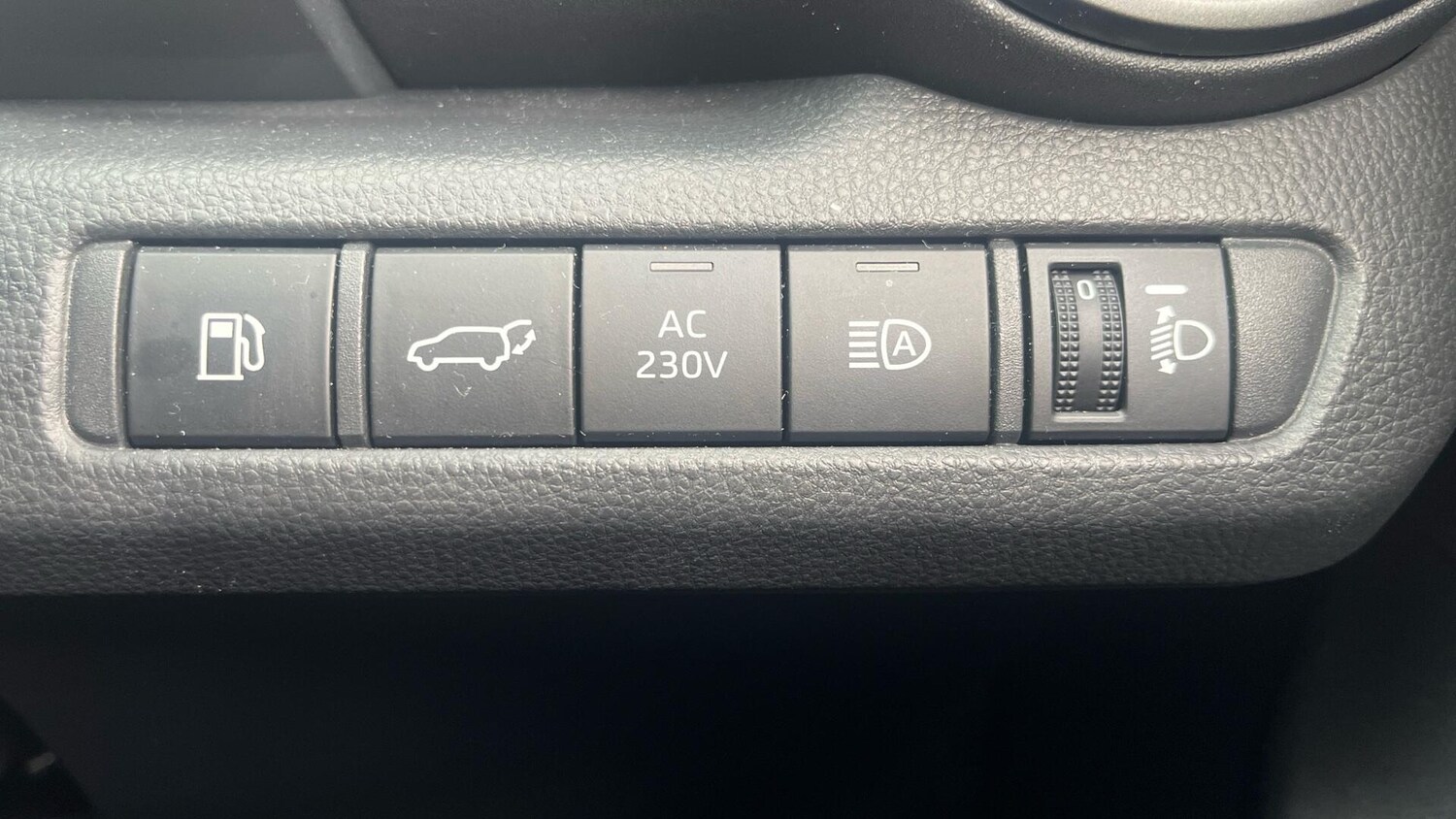 Used Toyota C-HR for sale - 77230352: Photo 34