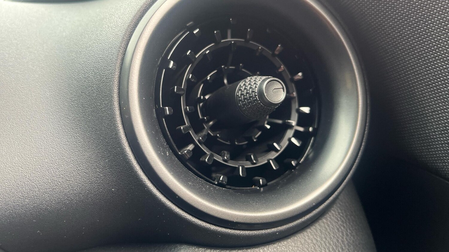 Used Toyota C-HR for sale - 77230352: Photo 35