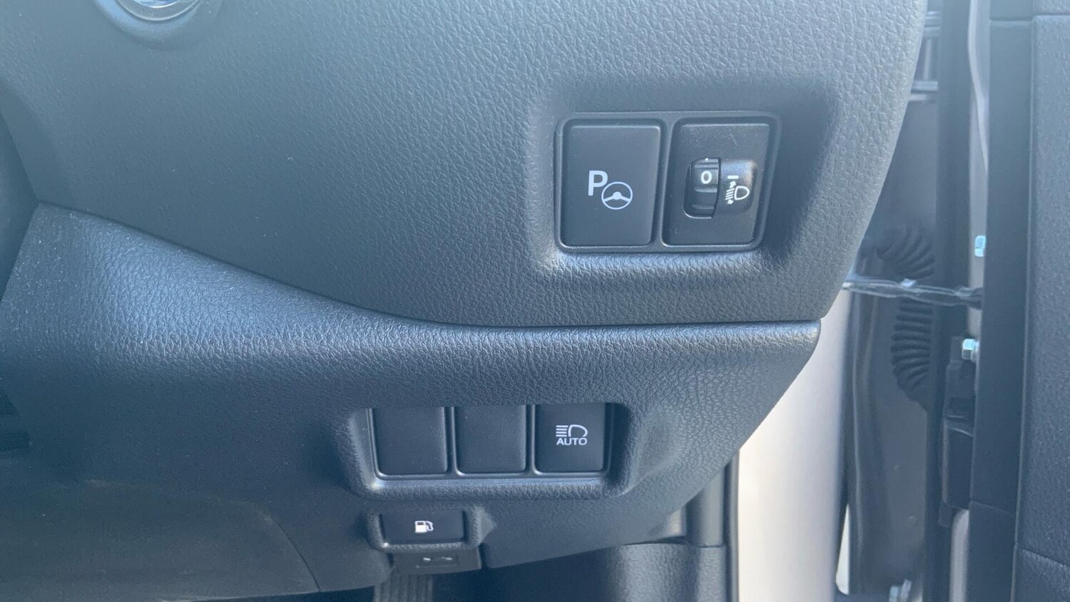 Used Toyota C-HR for sale - 76527765: Photo 33