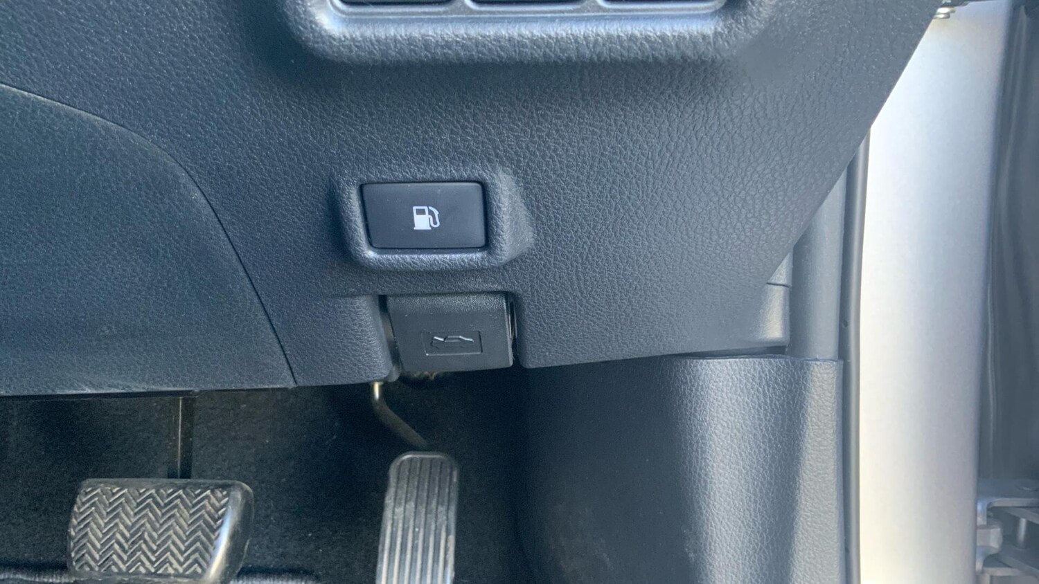 Used Toyota C-HR for sale - 76527765: Photo 34