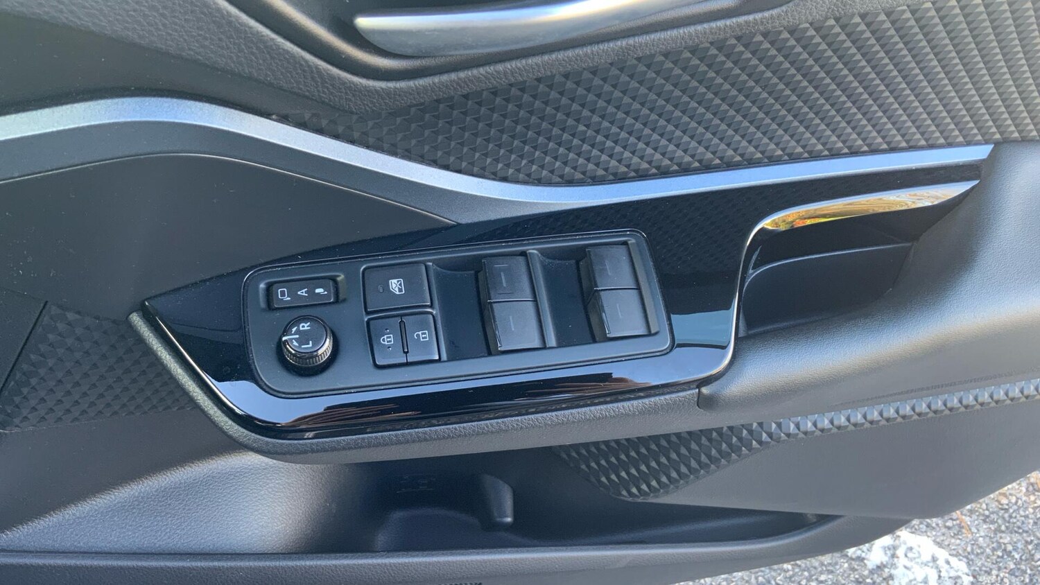 Used Toyota C-HR for sale - 76527765: Photo 35