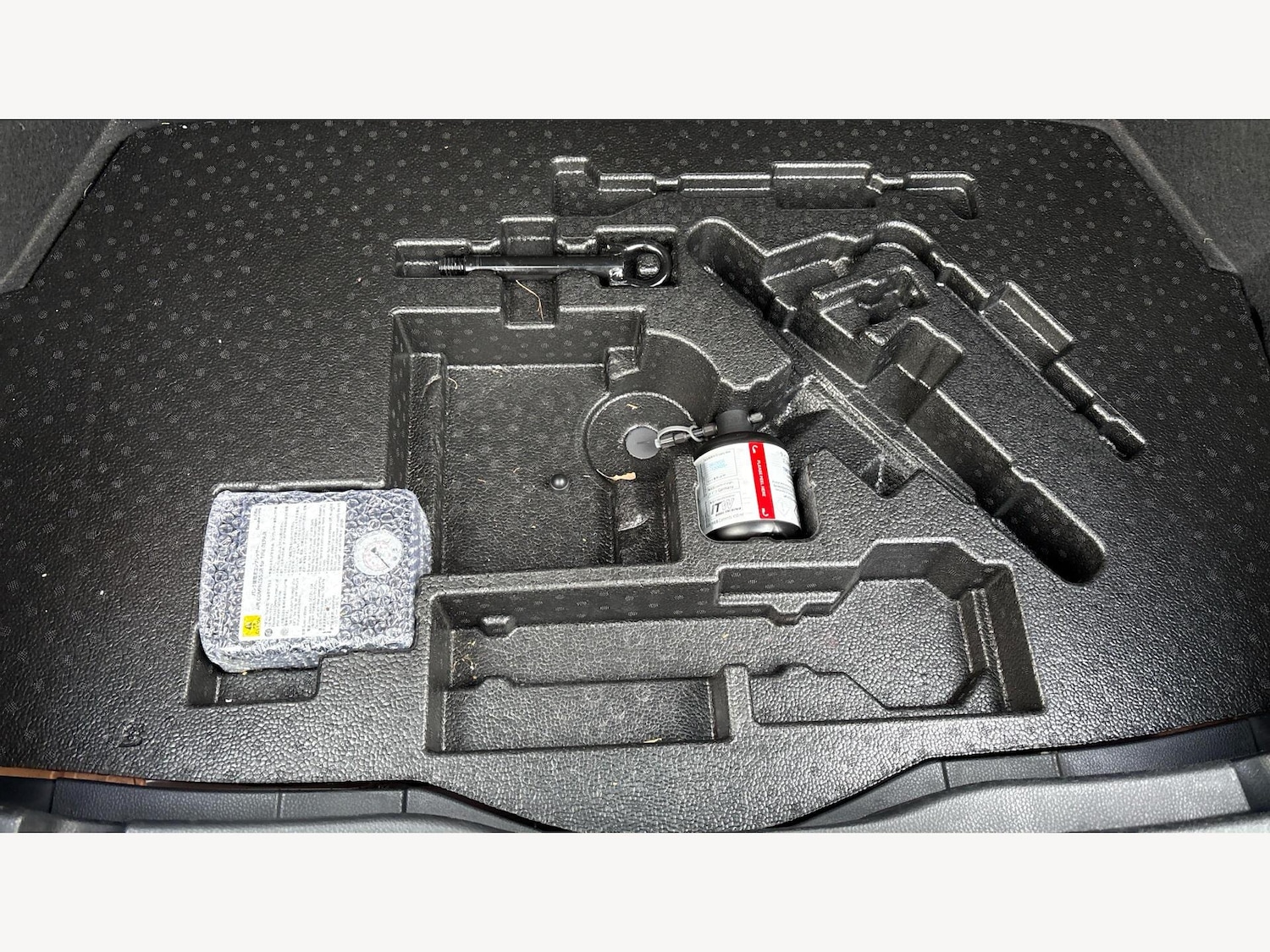 Used Toyota C-HR 2023 for sale - 77387003: Photo 30