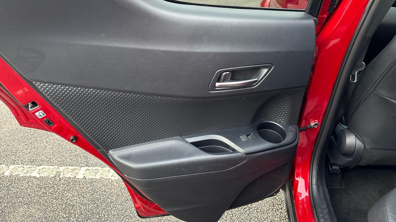 Used Toyota C-HR 2023 for sale - 77387003: Photo 32