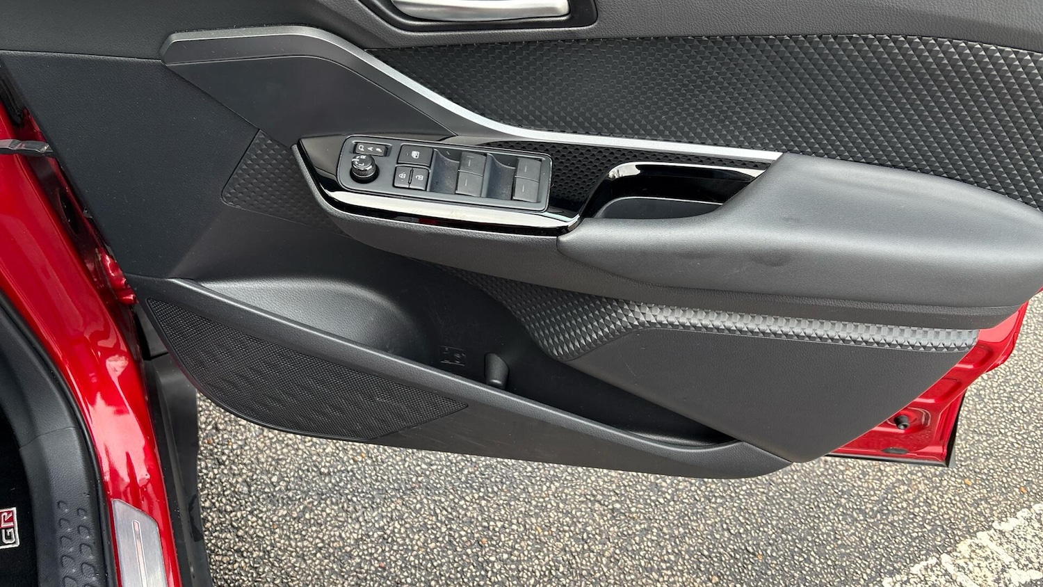 Used Toyota C-HR 2023 for sale - 77387003: Photo 34