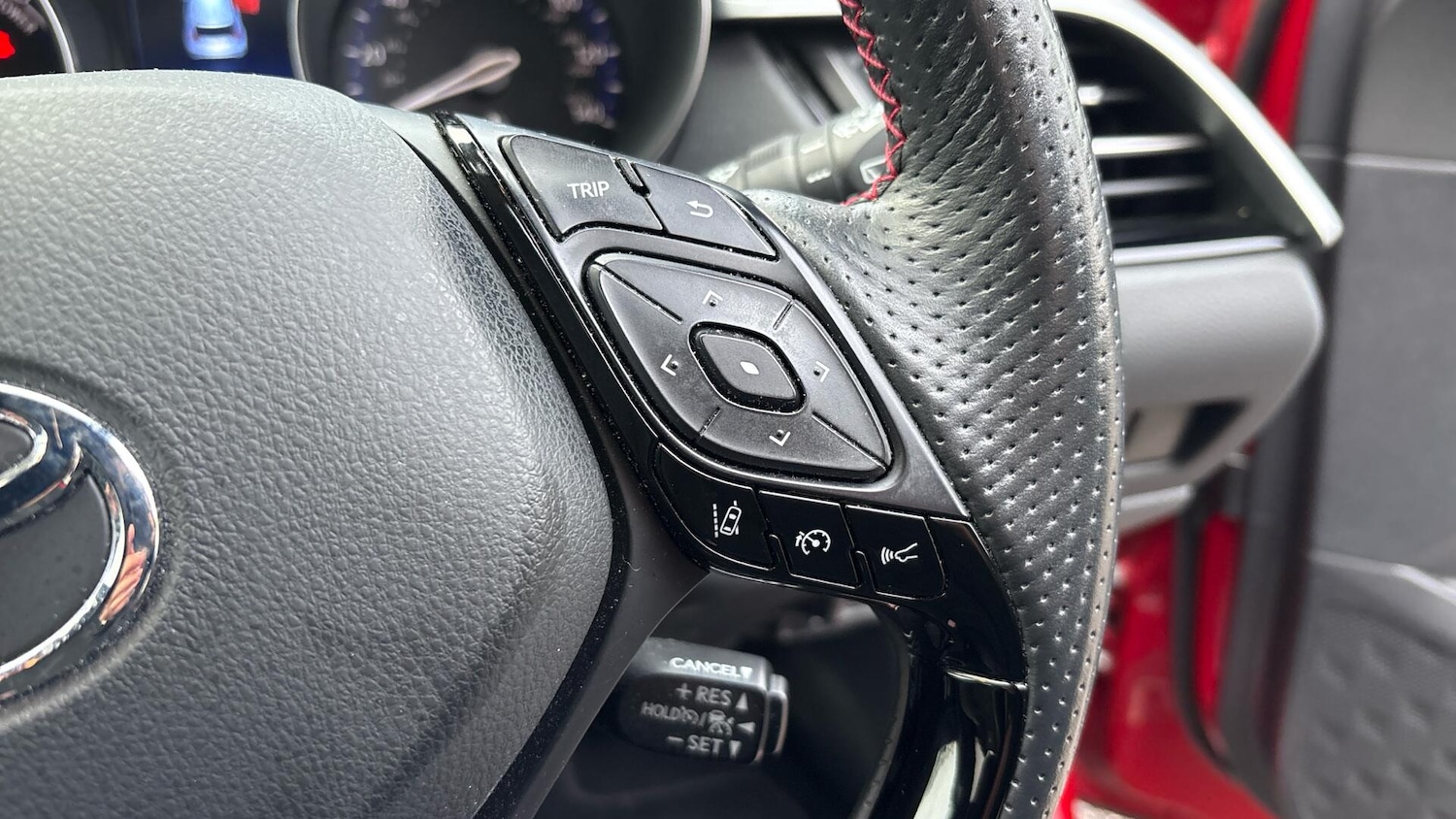 Used Toyota C-HR 2023 for sale - 77387003: Photo 38