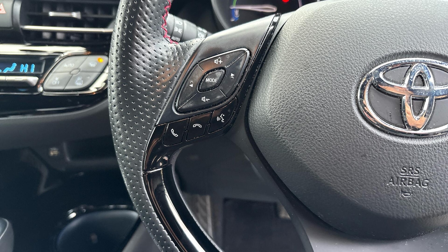 Used Toyota C-HR 2023 for sale - 77387003: Photo 40