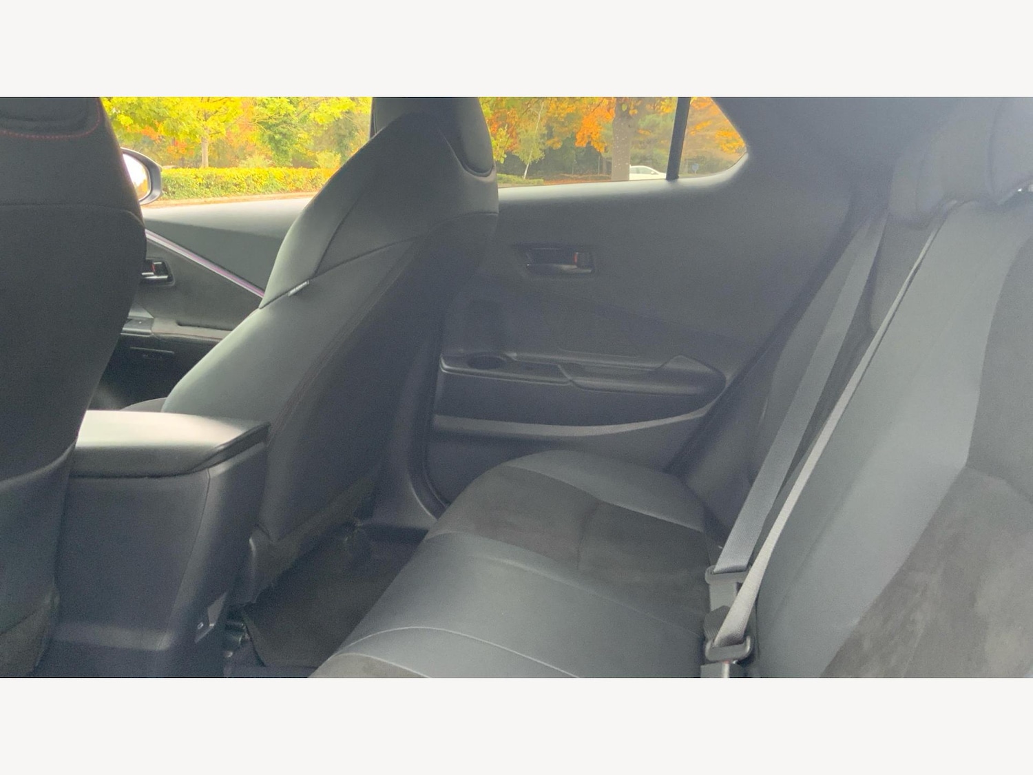 Used Toyota C-HR 2024 for sale - 76326945: Photo 15